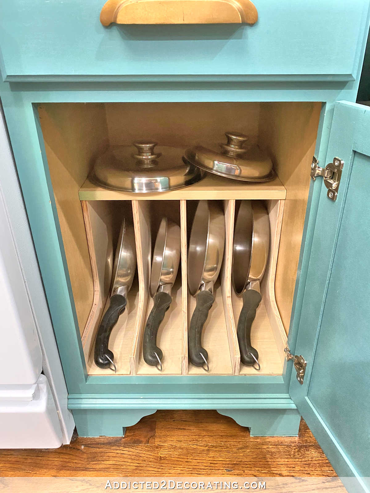 C.O.P. – DIY Pan and Skillet Organizer